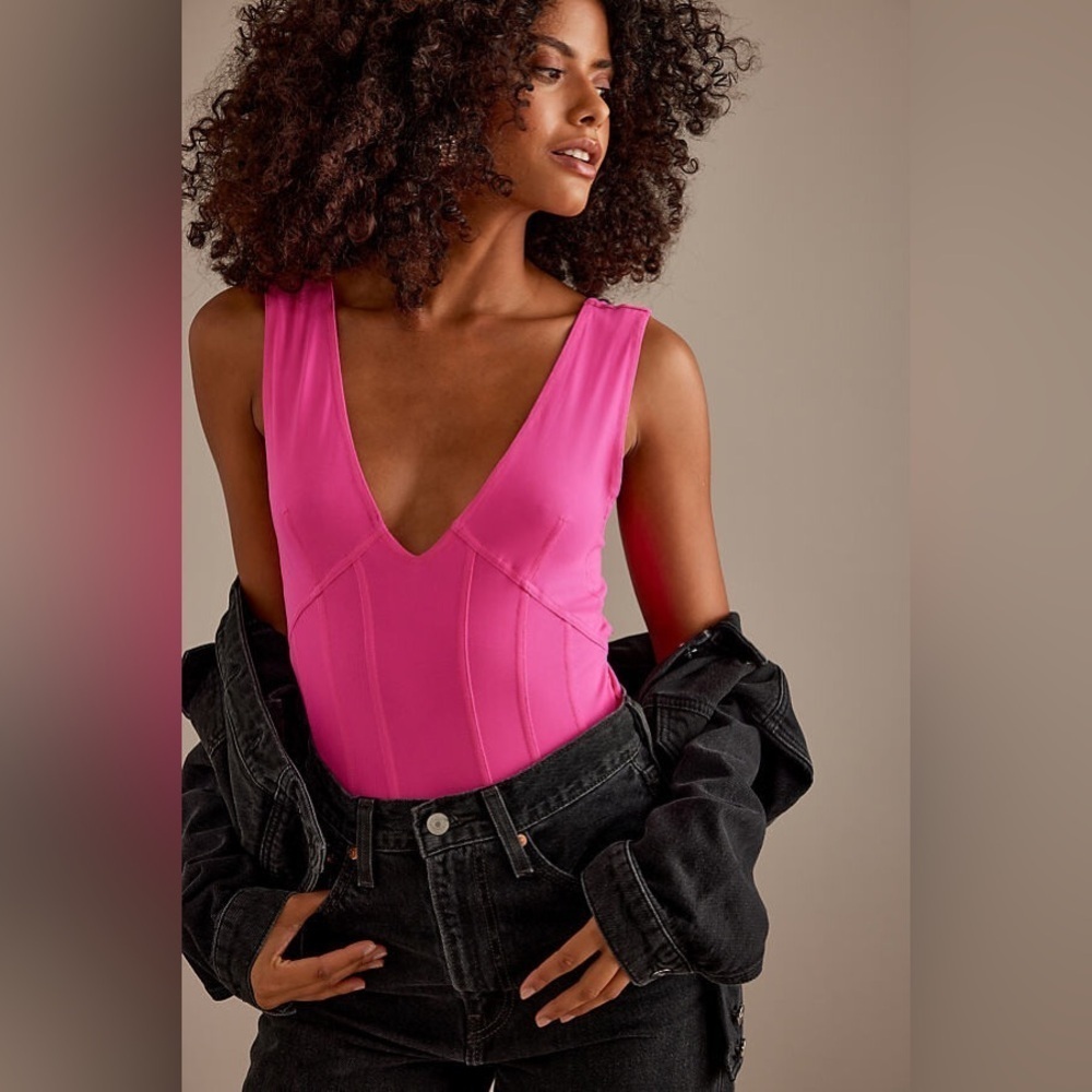 NWT Size M - Anthropologie Pilcro Plunge Bodysuit in hot pink